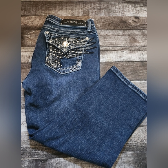 L.A Idol Denim Cropped Capris - Picture 11 of 12